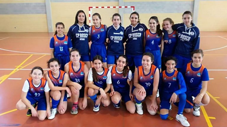 Victoria importante del infantil femenino