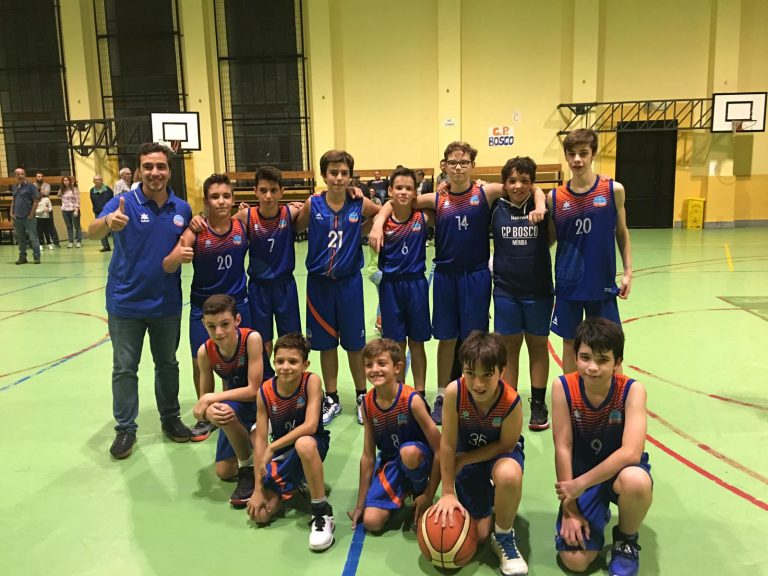 Segundo partido de liga del Baloncesto Infantil Blanco